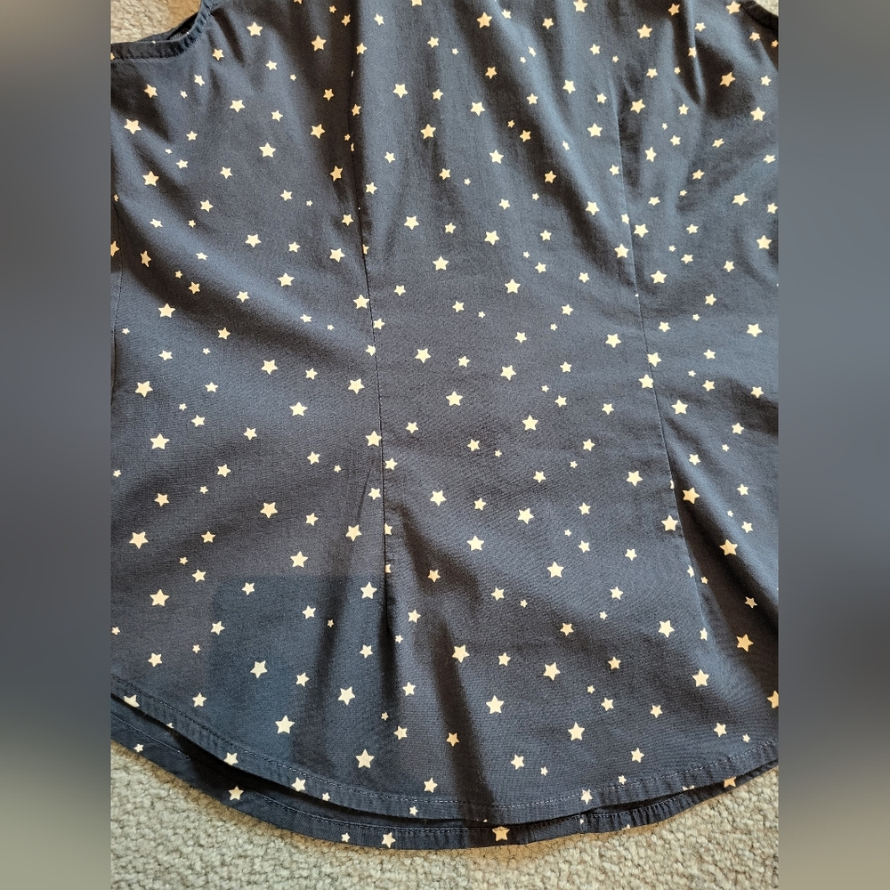 Sleeveless button up - Picture 4 of 7